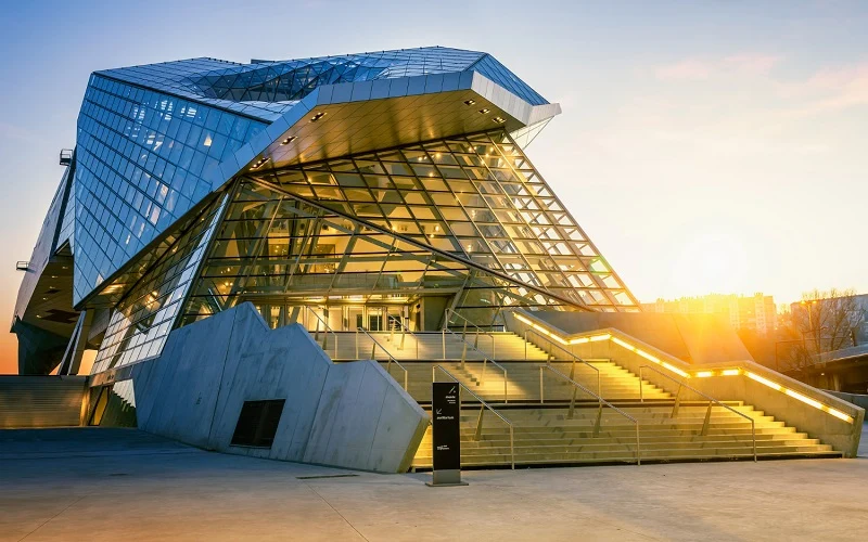 Steel Building Investment in Canada